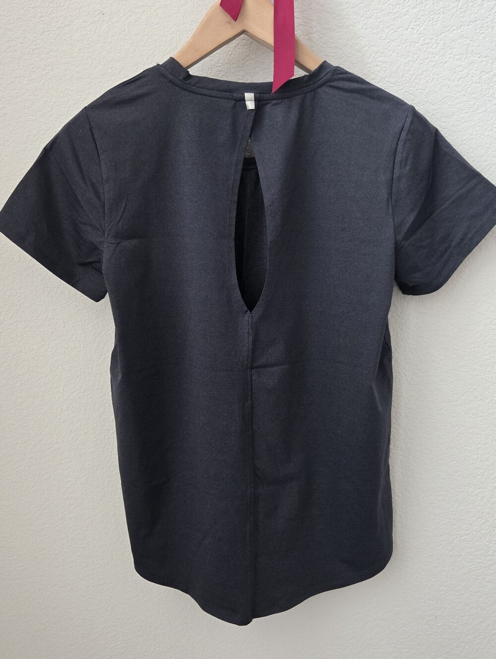 Bundle (7) Active Shirts - Picture 6 of 9